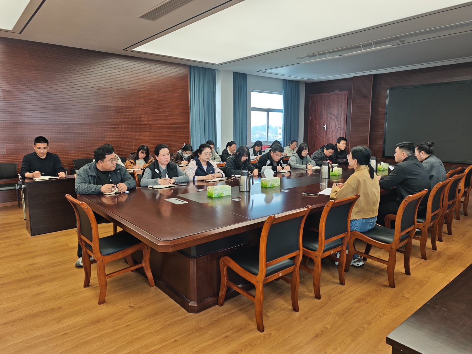 对镇村提任专任人员进行廉政谈话.jpg